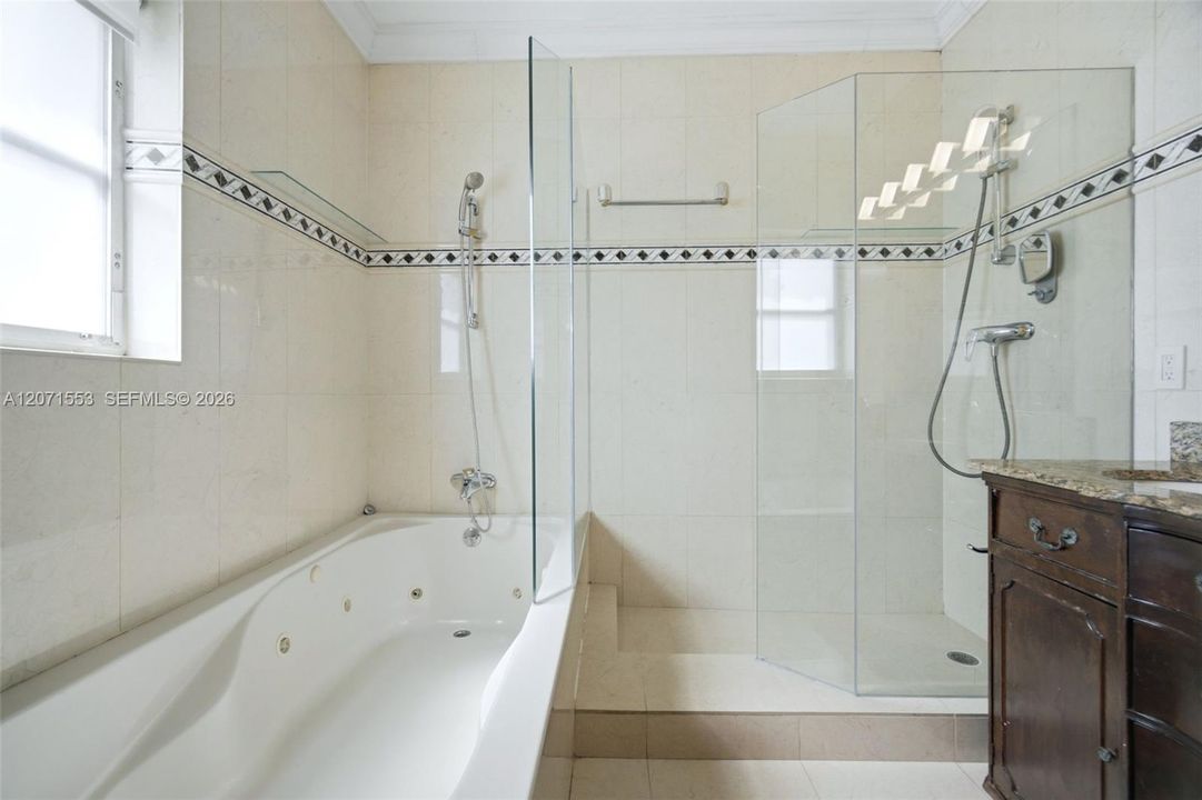 For Rent: $14,500 (4 beds, 3 baths, 3539 Square Feet)