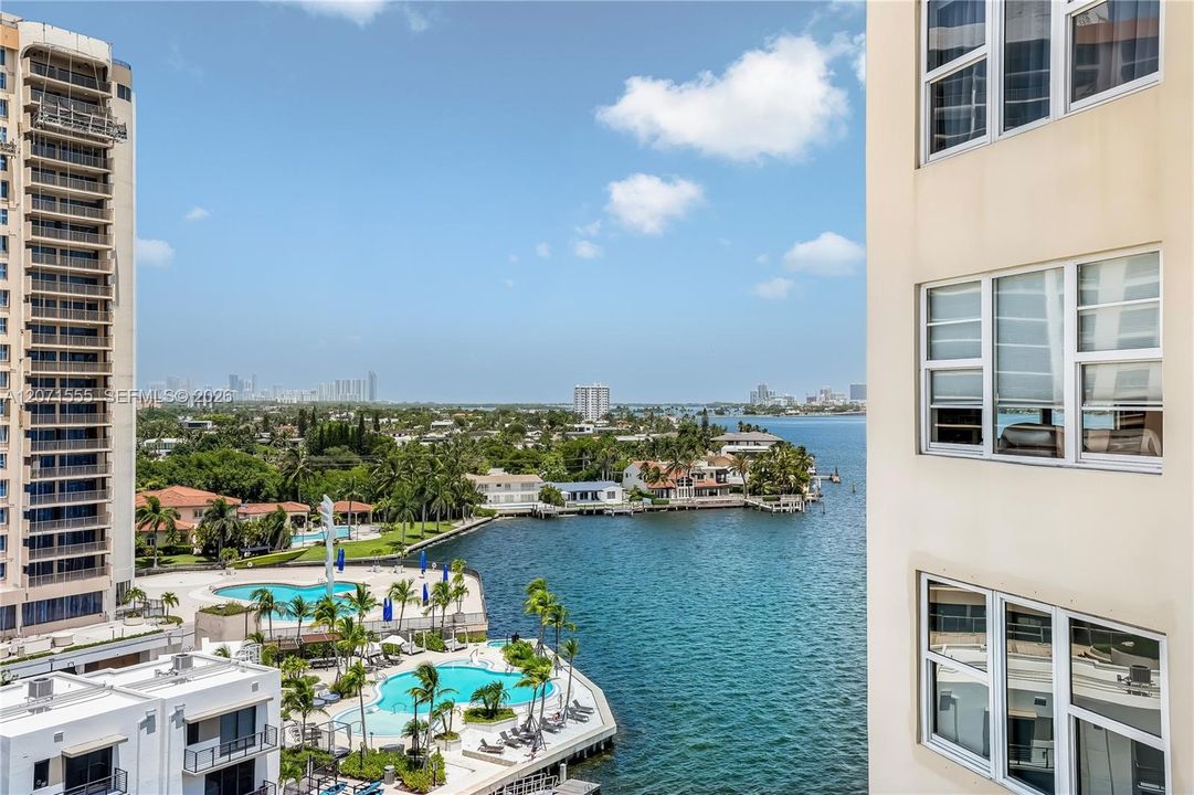 For Sale: $145,000 (1 beds, 1 baths, 861 Square Feet)