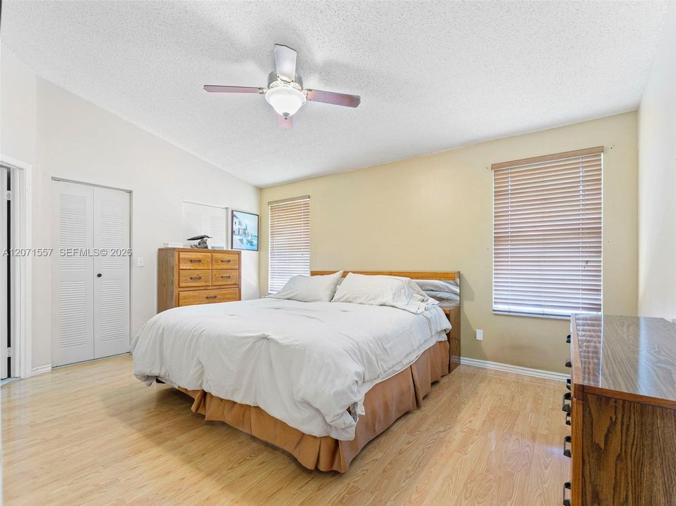 For Sale: $555,000 (3 beds, 2 baths, 1848 Square Feet)