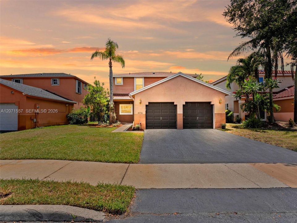 For Sale: $555,000 (3 beds, 2 baths, 1848 Square Feet)