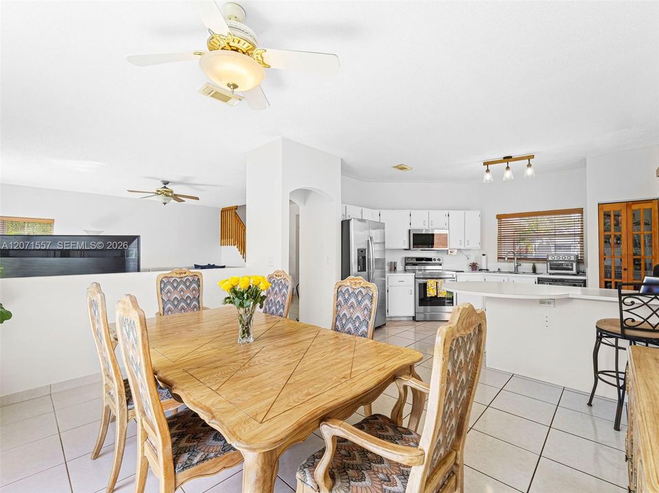 For Sale: $555,000 (3 beds, 2 baths, 1848 Square Feet)