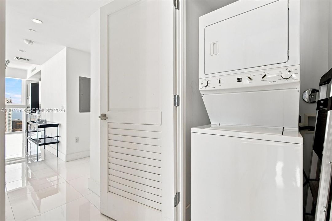 В аренду: $9,150 (3 спален, 3 ванн, 1593 Квадратных фут)