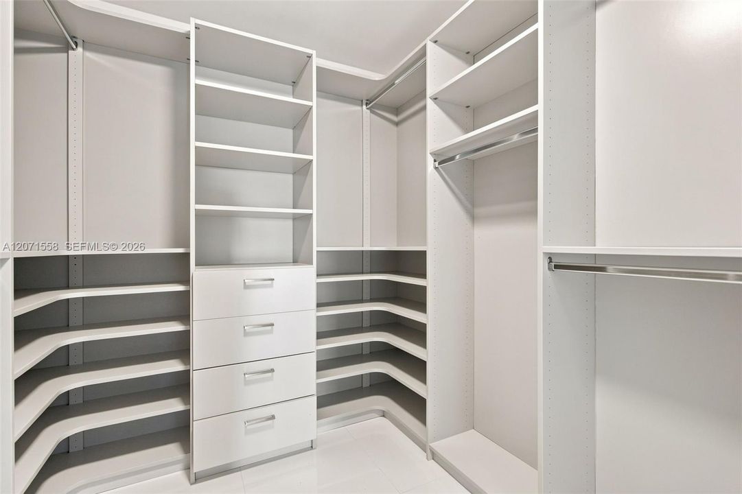 В аренду: $9,150 (3 спален, 3 ванн, 1593 Квадратных фут)