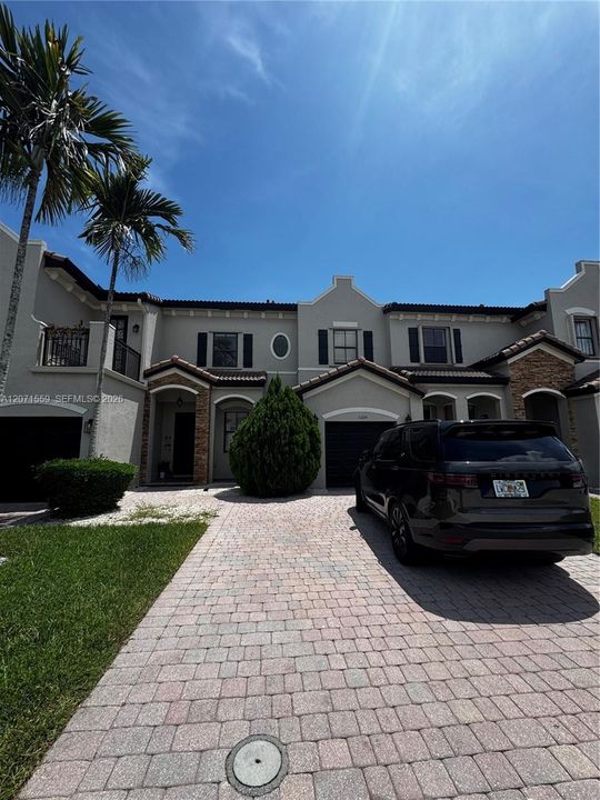 For Rent: $3,150 (3 beds, 2 baths, 1754 Square Feet)