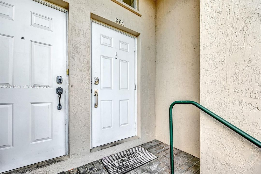 For Sale: $355,000 (2 beds, 2 baths, 1150 Square Feet)