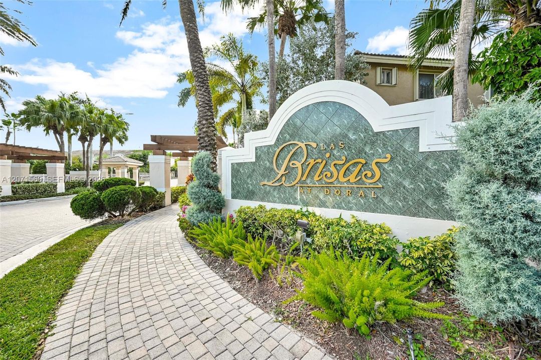 For Sale: $355,000 (2 beds, 2 baths, 1150 Square Feet)