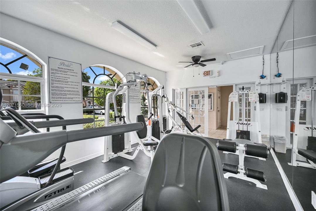 For Sale: $355,000 (2 beds, 2 baths, 1150 Square Feet)