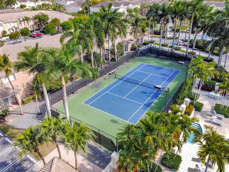 For Sale: $355,000 (2 beds, 2 baths, 1150 Square Feet)