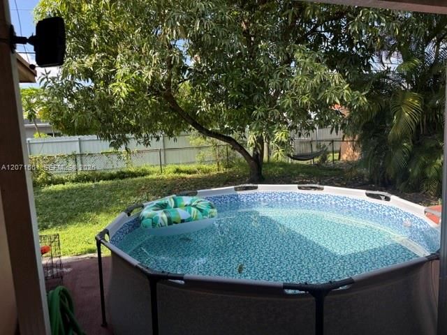 For Rent: $3,200 (3 beds, 2 baths, 1959 Square Feet)