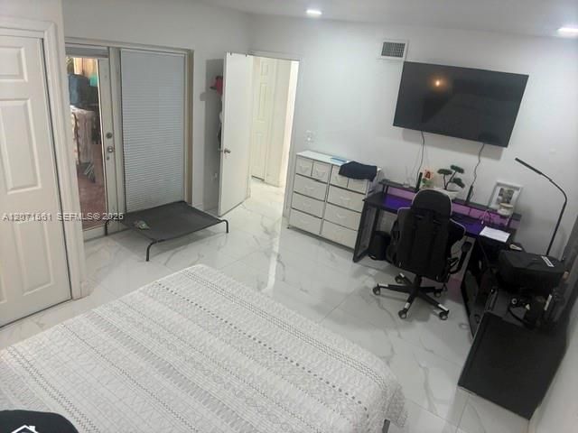 For Rent: $3,200 (3 beds, 2 baths, 1959 Square Feet)