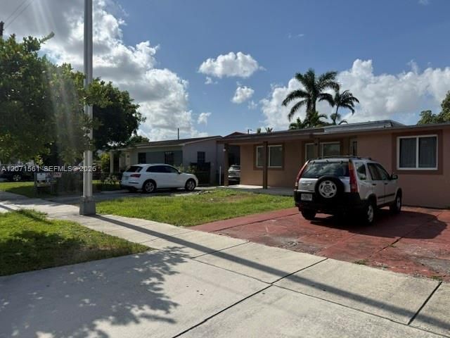 For Rent: $3,200 (3 beds, 2 baths, 1959 Square Feet)
