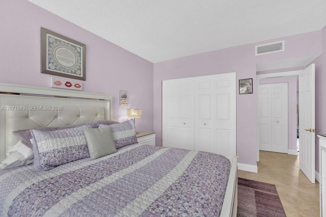 待售: $320,000 (1 贝兹, 1 浴室, 798 平方英尺)