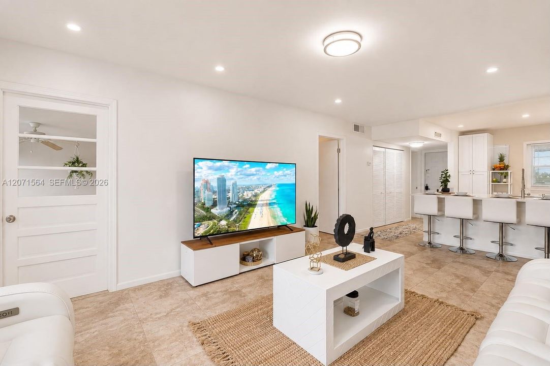 For Sale: $179,000 (1 beds, 1 baths, 741 Square Feet)