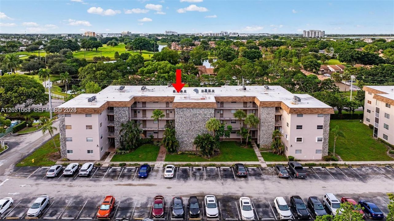 For Sale: $179,000 (1 beds, 1 baths, 741 Square Feet)