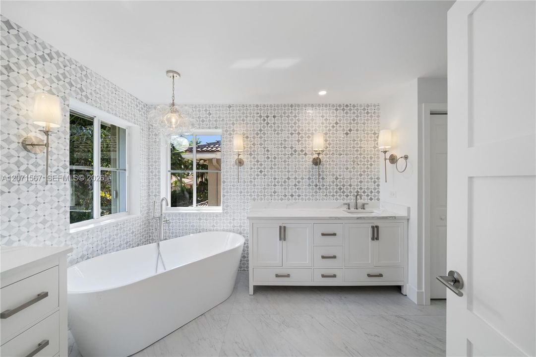 For Sale: $1,585,500 (7 beds, 5 baths, 4094 Square Feet)