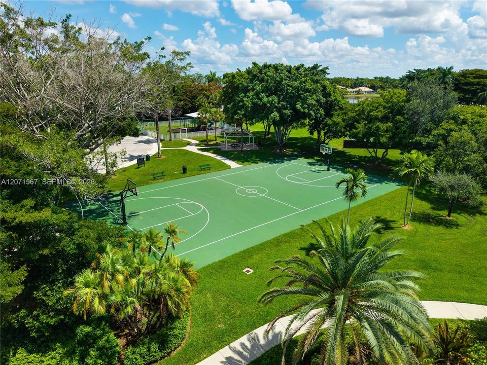 For Sale: $1,585,500 (7 beds, 5 baths, 4094 Square Feet)