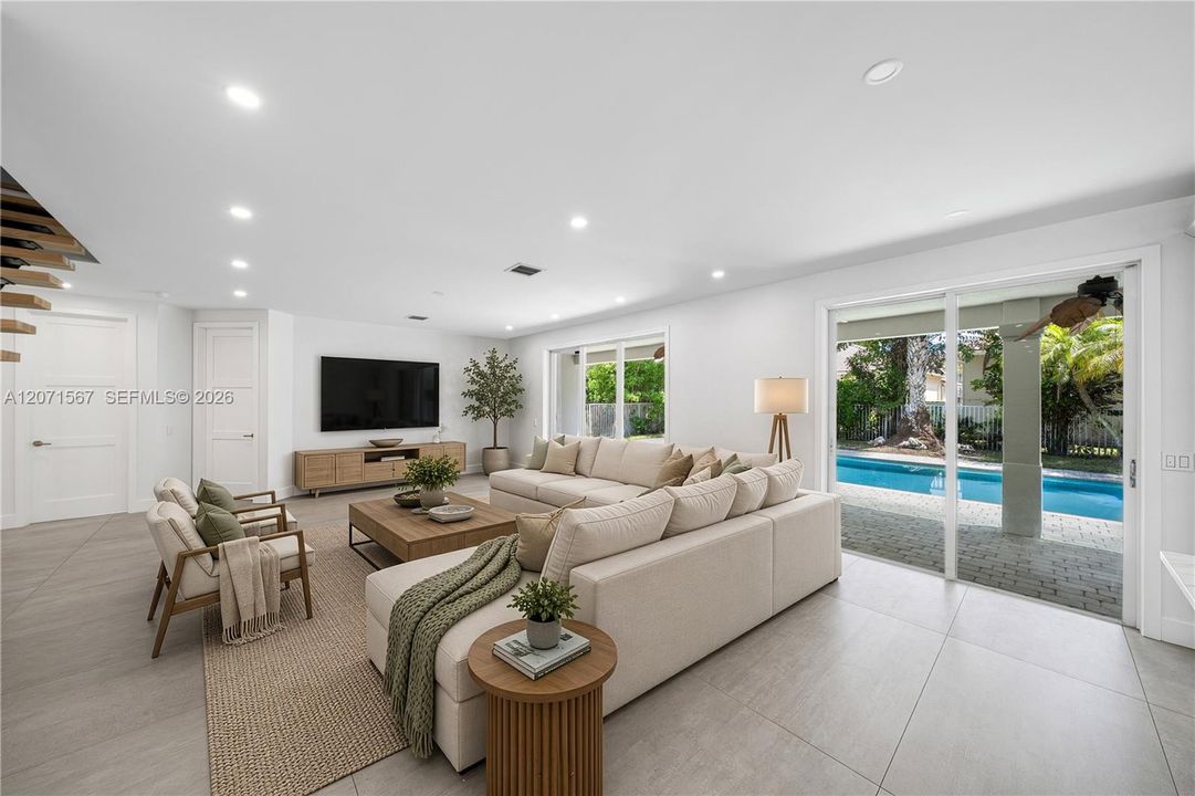 For Sale: $1,585,500 (7 beds, 5 baths, 4094 Square Feet)
