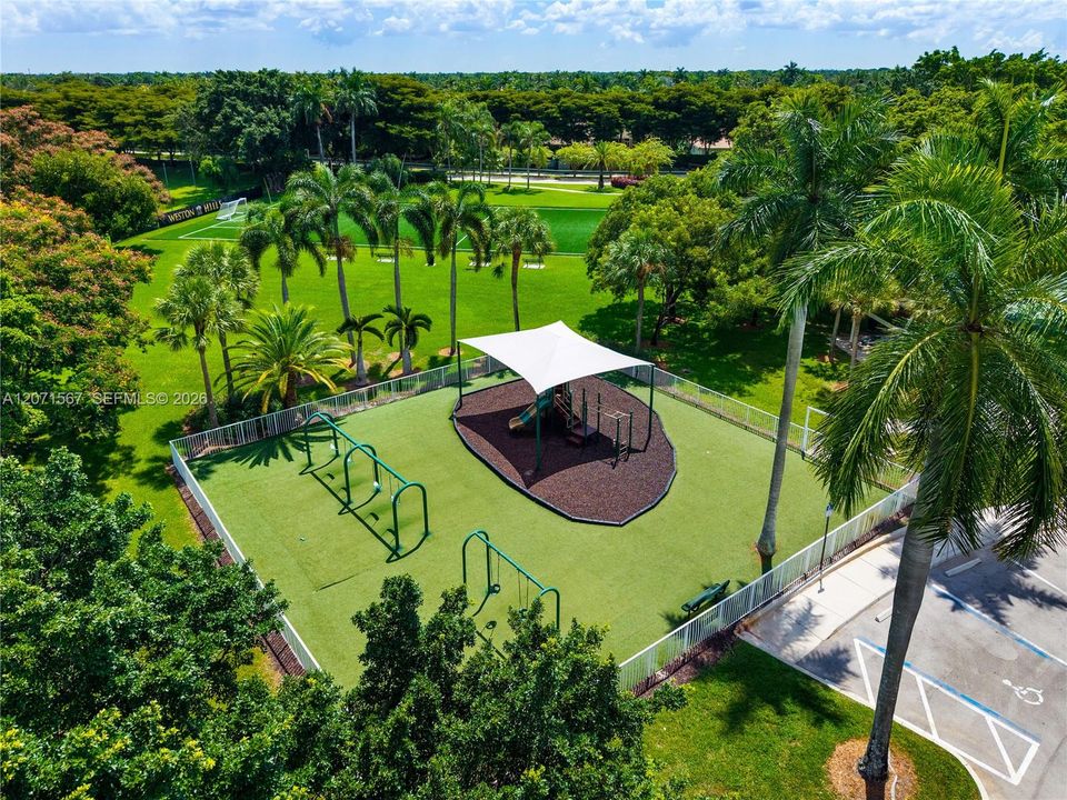For Sale: $1,585,500 (7 beds, 5 baths, 4094 Square Feet)