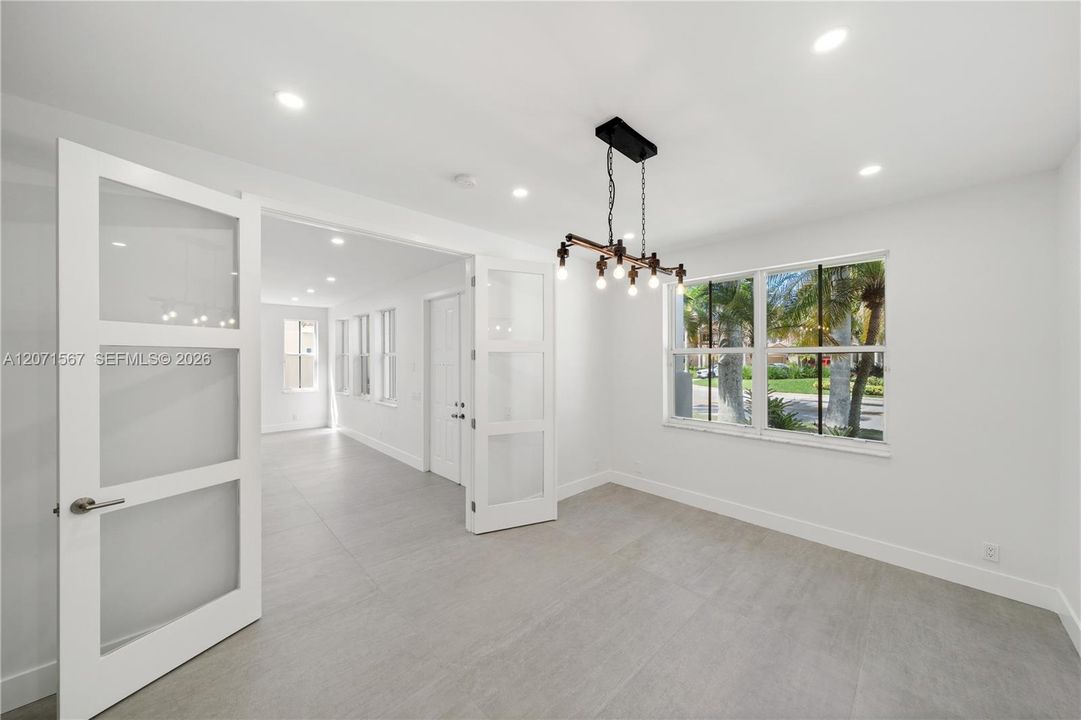 For Sale: $1,585,500 (7 beds, 5 baths, 4094 Square Feet)