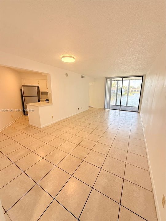 For Rent: $1,940 (2 beds, 2 baths, 890 Square Feet)