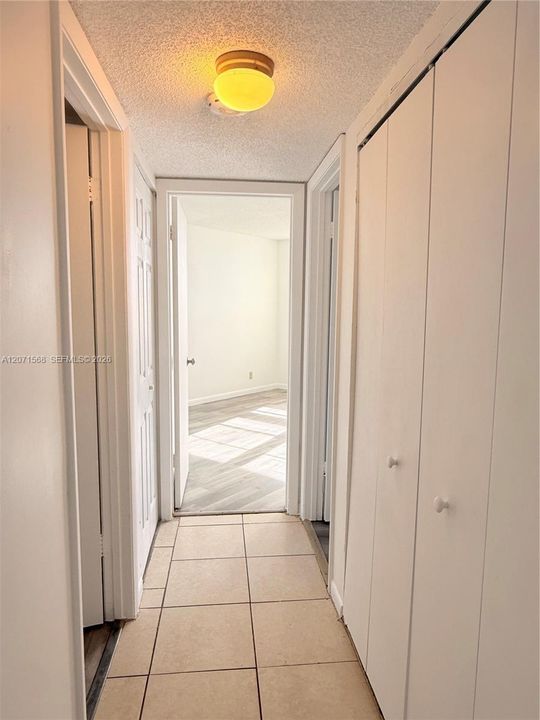 For Rent: $1,940 (2 beds, 2 baths, 890 Square Feet)