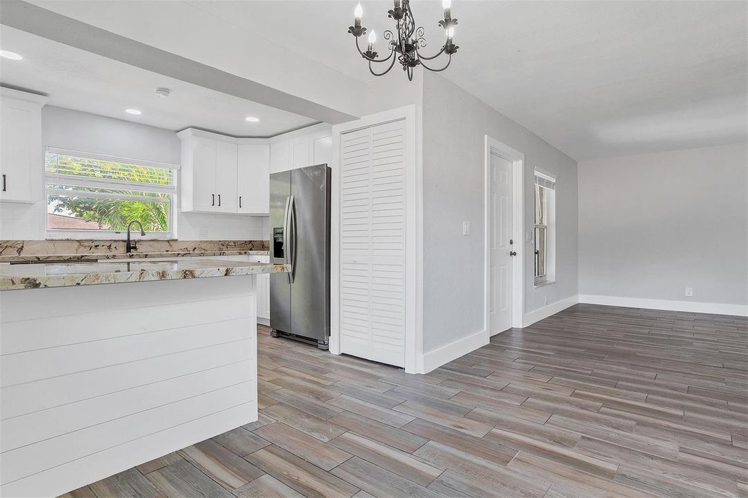 KITCHEN /LAUNDRY
