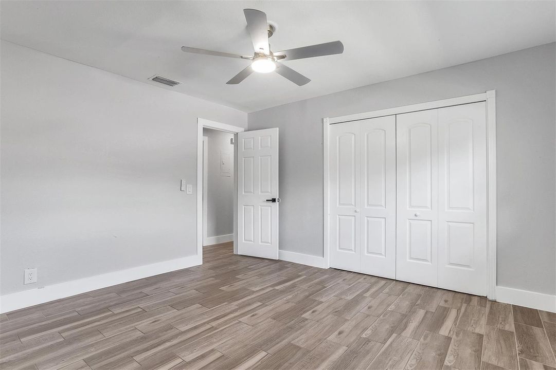 3RD BEDROOM CLOSET