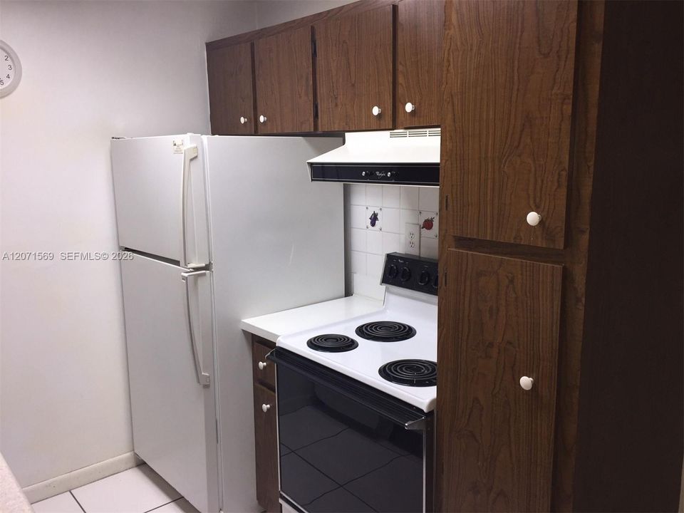 Active With Contract: $1,950 (1 beds, 1 baths, 709 Square Feet)