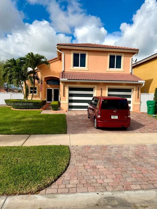For Rent: $3,800 (4 beds, 2 baths, 2176 Square Feet)