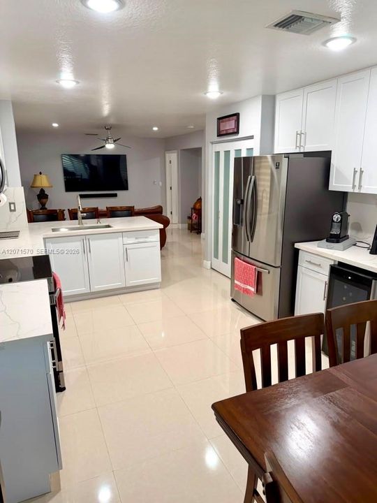 For Rent: $3,800 (4 beds, 2 baths, 2176 Square Feet)