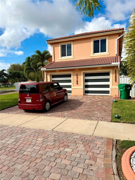 For Rent: $3,800 (4 beds, 2 baths, 2176 Square Feet)
