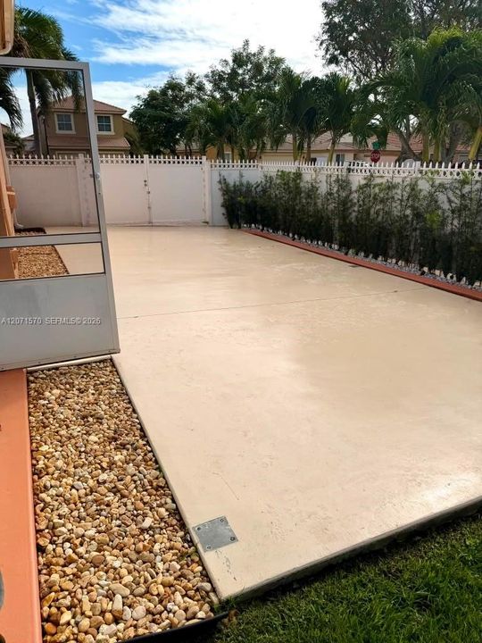 For Rent: $3,800 (4 beds, 2 baths, 2176 Square Feet)