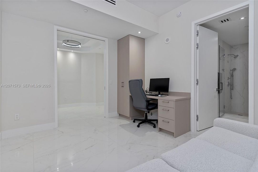 В аренду: $32,000 (2 спален, 3 ванн, 2122 Квадратных фут)