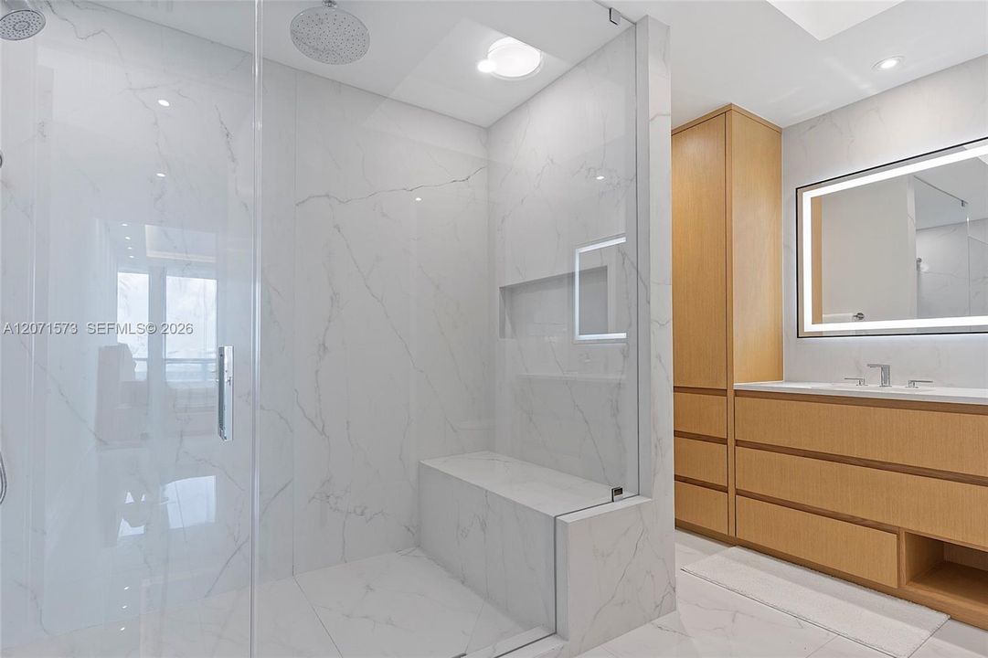 В аренду: $32,000 (2 спален, 3 ванн, 2122 Квадратных фут)