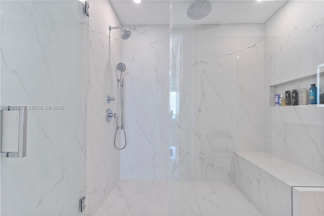 В аренду: $32,000 (2 спален, 3 ванн, 2122 Квадратных фут)