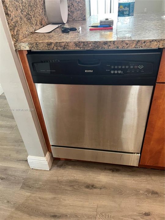 For Rent: $2,150 (2 beds, 2 baths, 772 Square Feet)