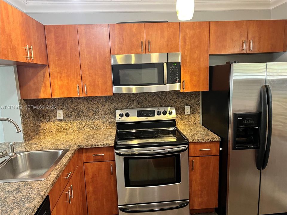 For Rent: $2,150 (2 beds, 2 baths, 772 Square Feet)