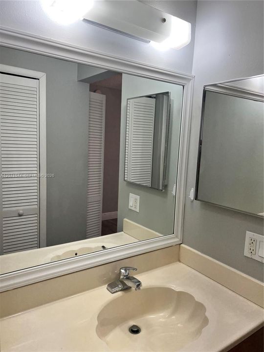 For Rent: $2,150 (2 beds, 2 baths, 772 Square Feet)