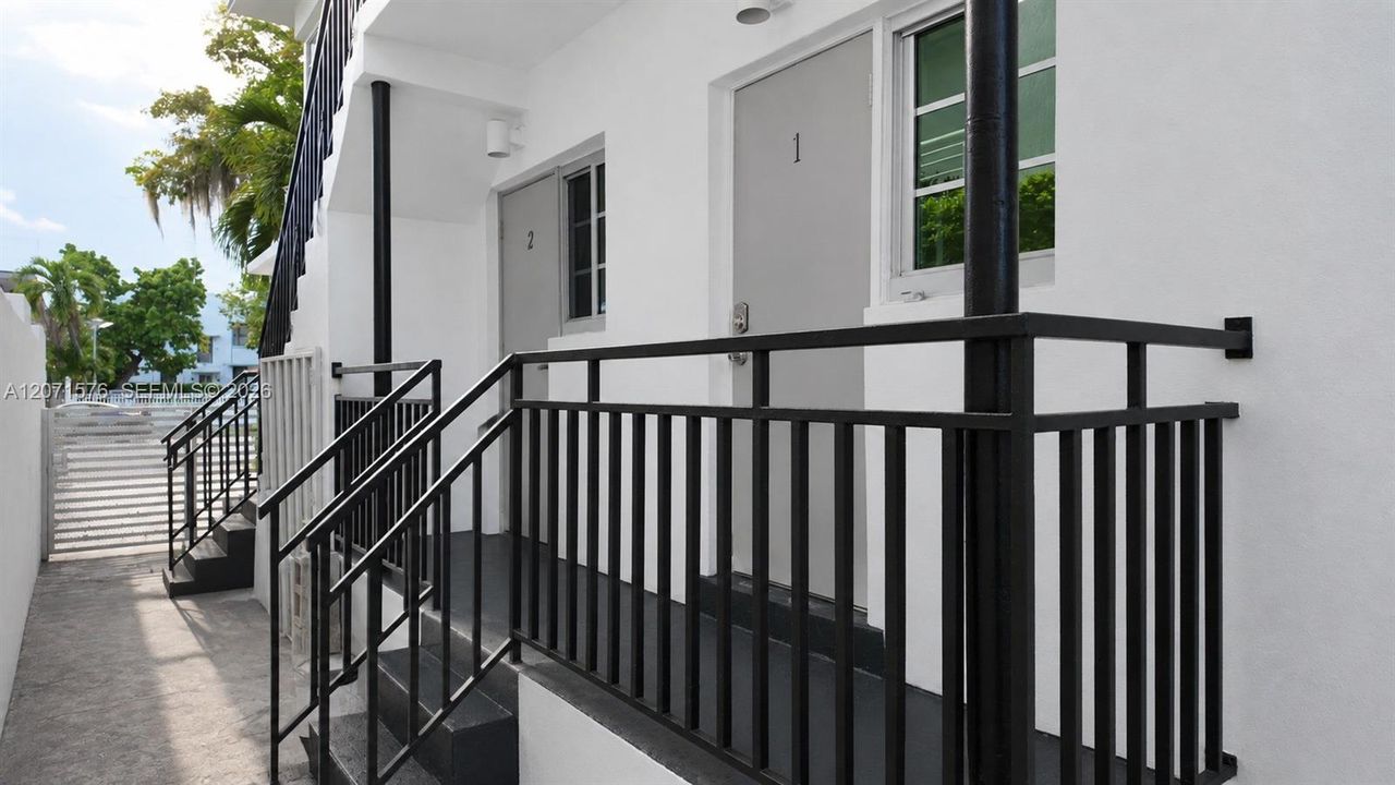 For Rent: $2,900 (2 beds, 2 baths, 750 Square Feet)