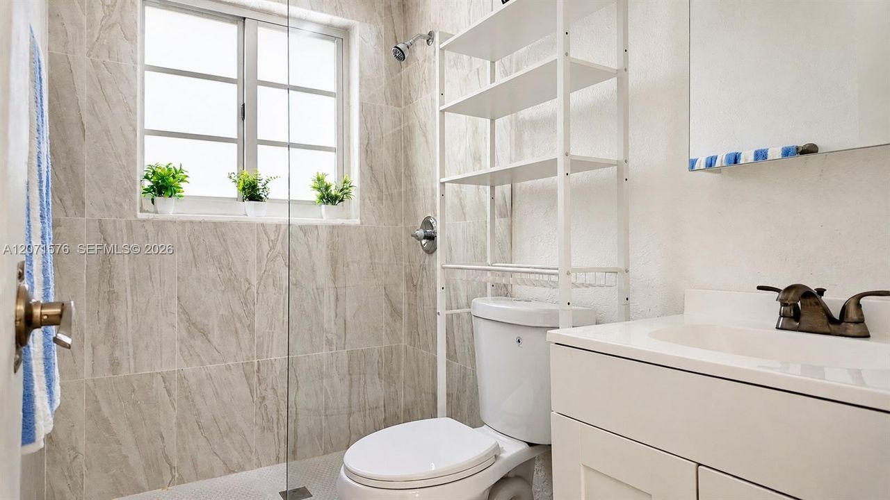 For Rent: $2,900 (2 beds, 2 baths, 750 Square Feet)