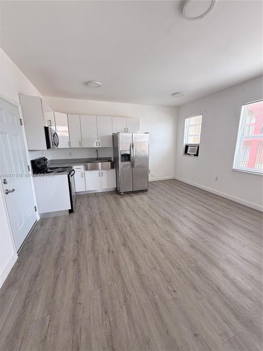 For Rent: $1,650 (1 beds, 1 baths, 550 Square Feet)