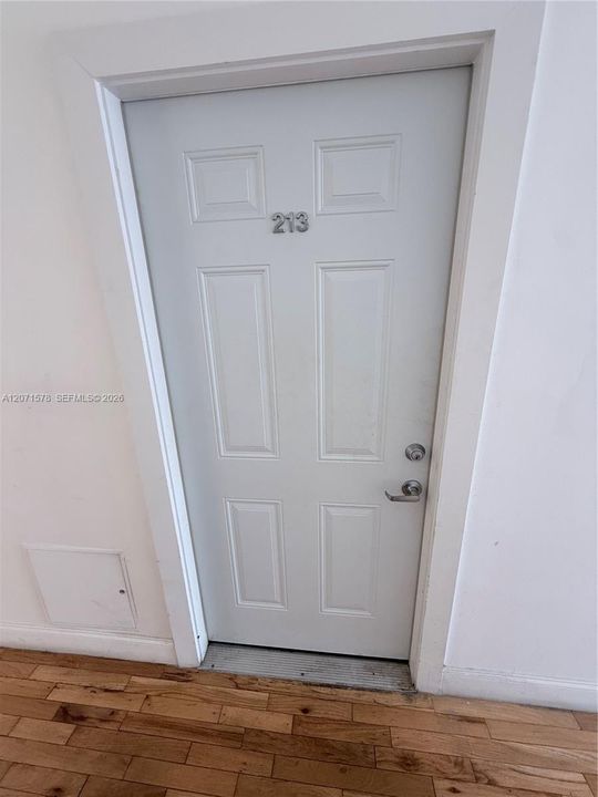 For Rent: $1,650 (1 beds, 1 baths, 550 Square Feet)