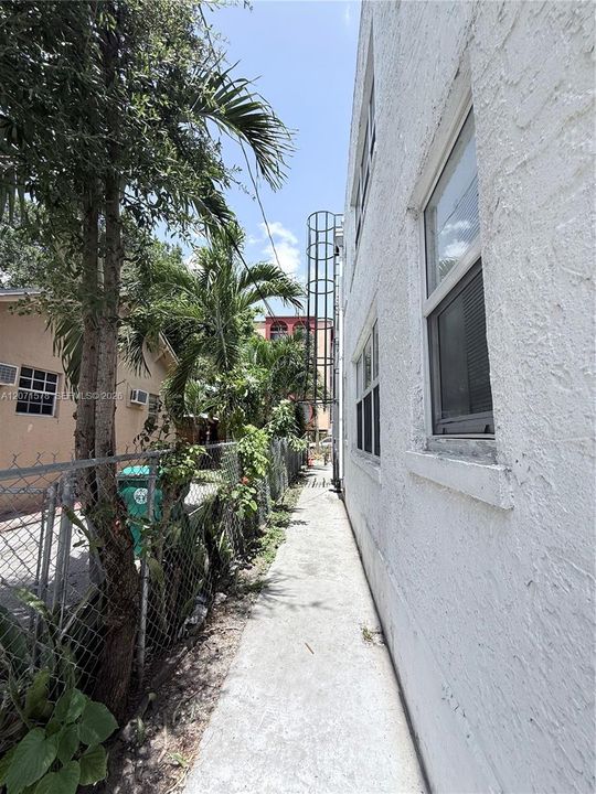 For Rent: $1,650 (1 beds, 1 baths, 550 Square Feet)