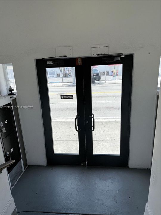 For Rent: $1,650 (1 beds, 1 baths, 550 Square Feet)