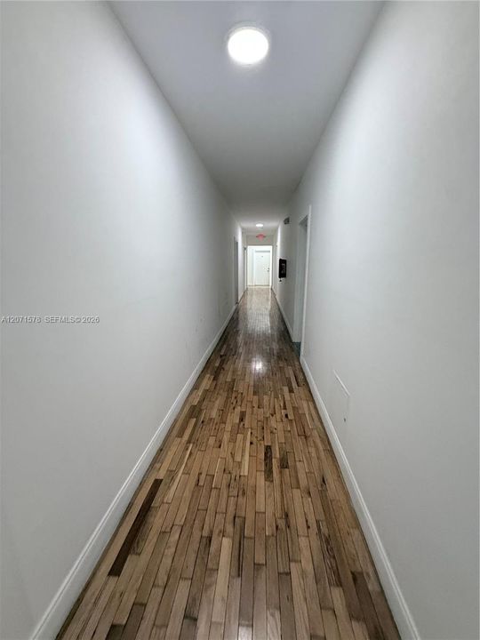 For Rent: $1,650 (1 beds, 1 baths, 550 Square Feet)