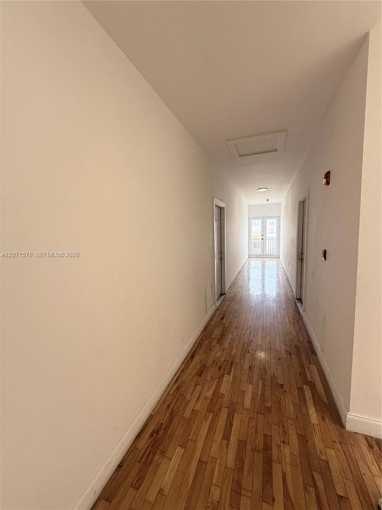 For Rent: $1,650 (1 beds, 1 baths, 550 Square Feet)