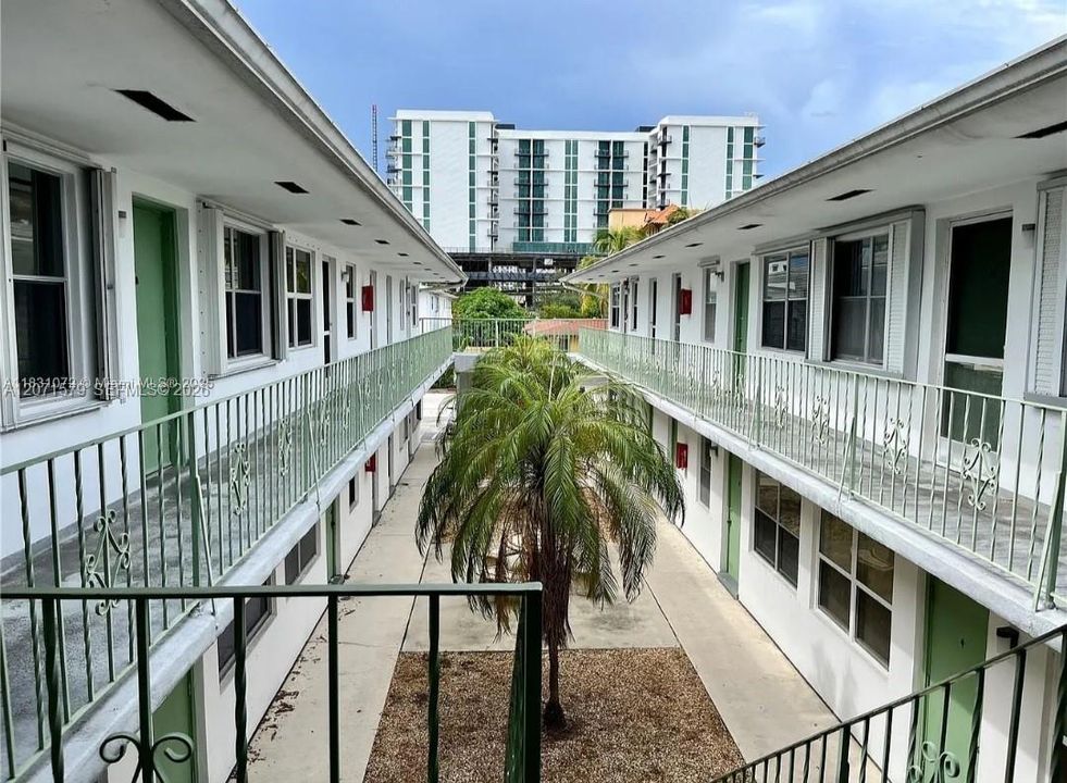For Rent: $1,600 (1 beds, 1 baths, 548 Square Feet)