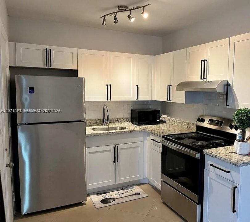 For Rent: $1,600 (1 beds, 1 baths, 548 Square Feet)