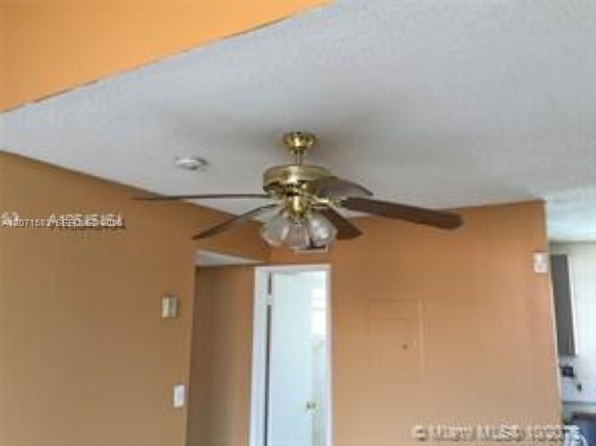 For Rent: $2,700 (3 beds, 3 baths, 972 Square Feet)