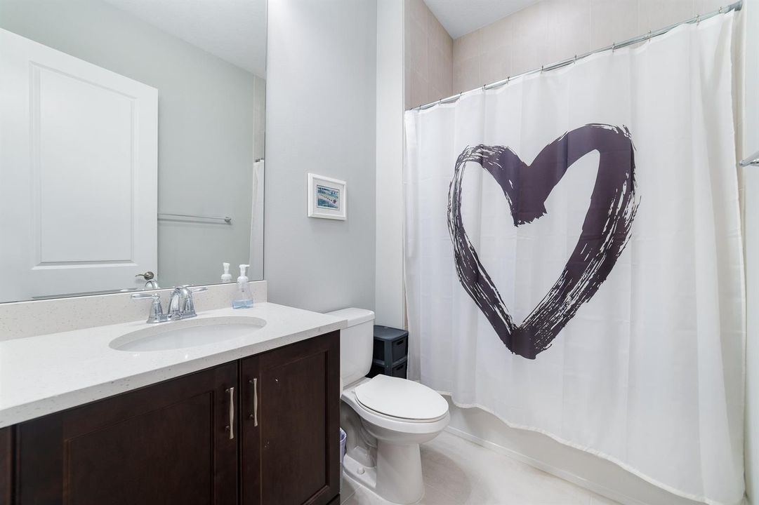 Casita bathroom